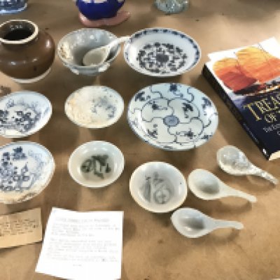 A Collection of Chinese ex shipwreck ceramics including Tek Sing treasures, Sung Dynasty (10-13th century) Chinese pot etc.this lot cannot be posted